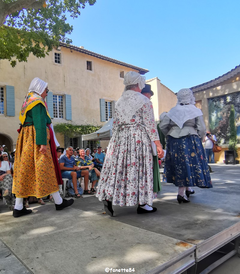pernes_costumes (55).jpg