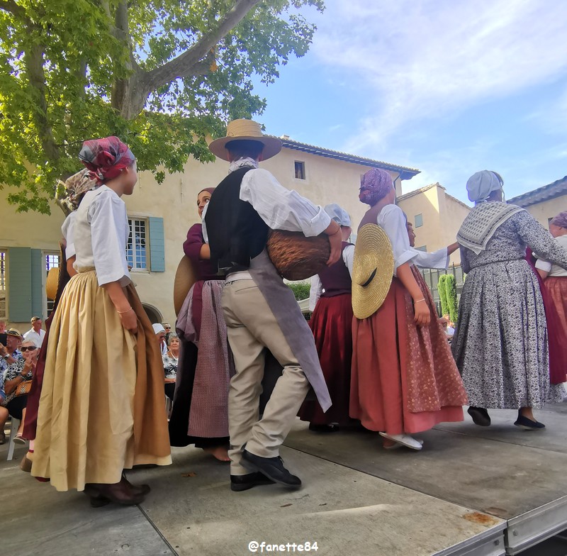 pernes_costumes (61).jpg