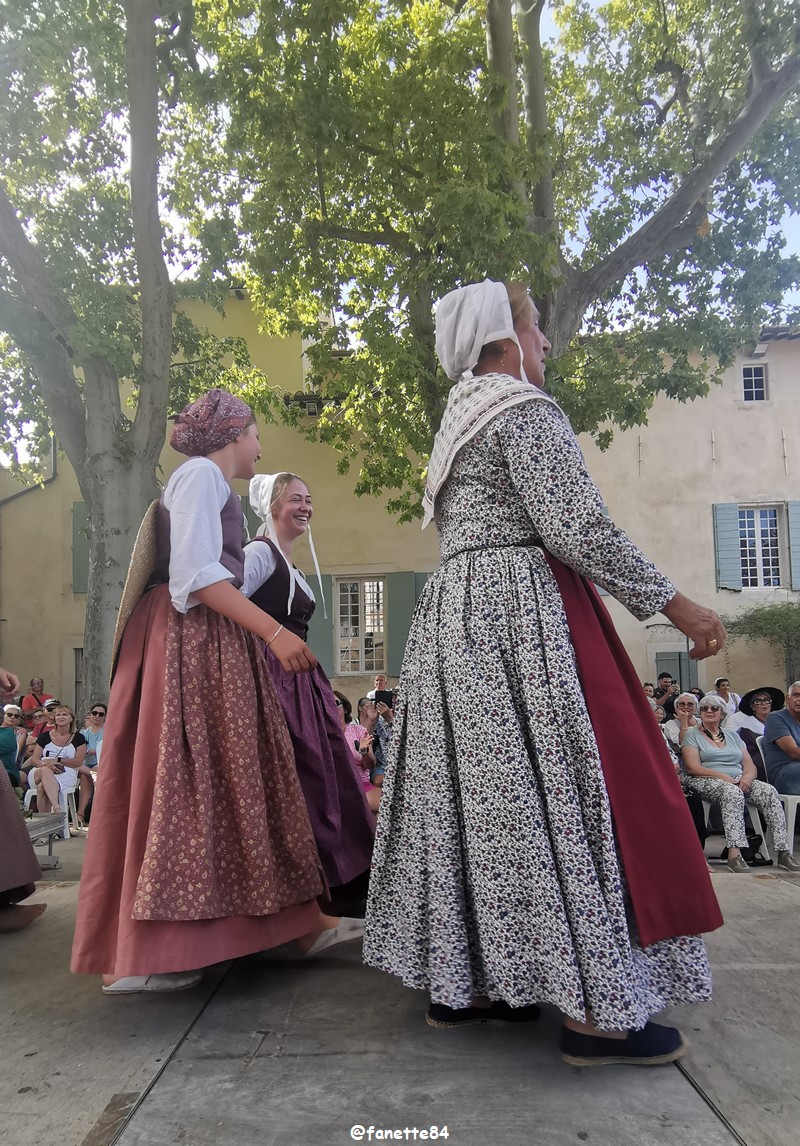 pernes_costumes (62).jpg