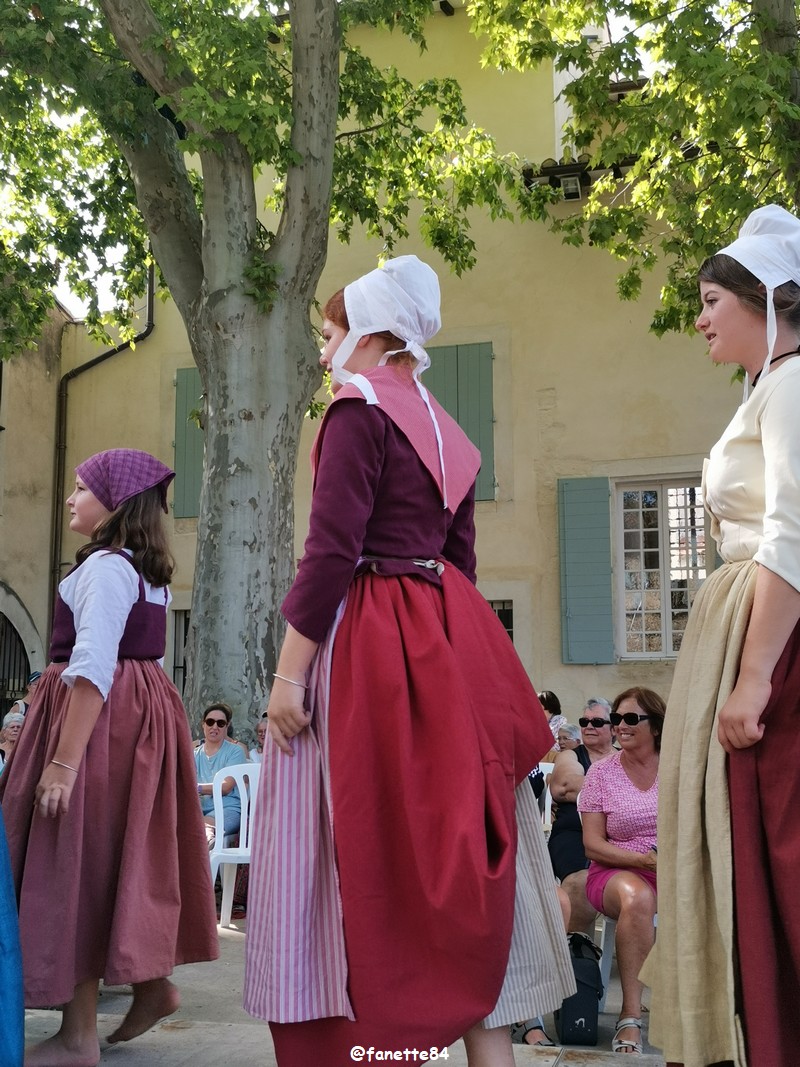 pernes_costumes (69).jpg
