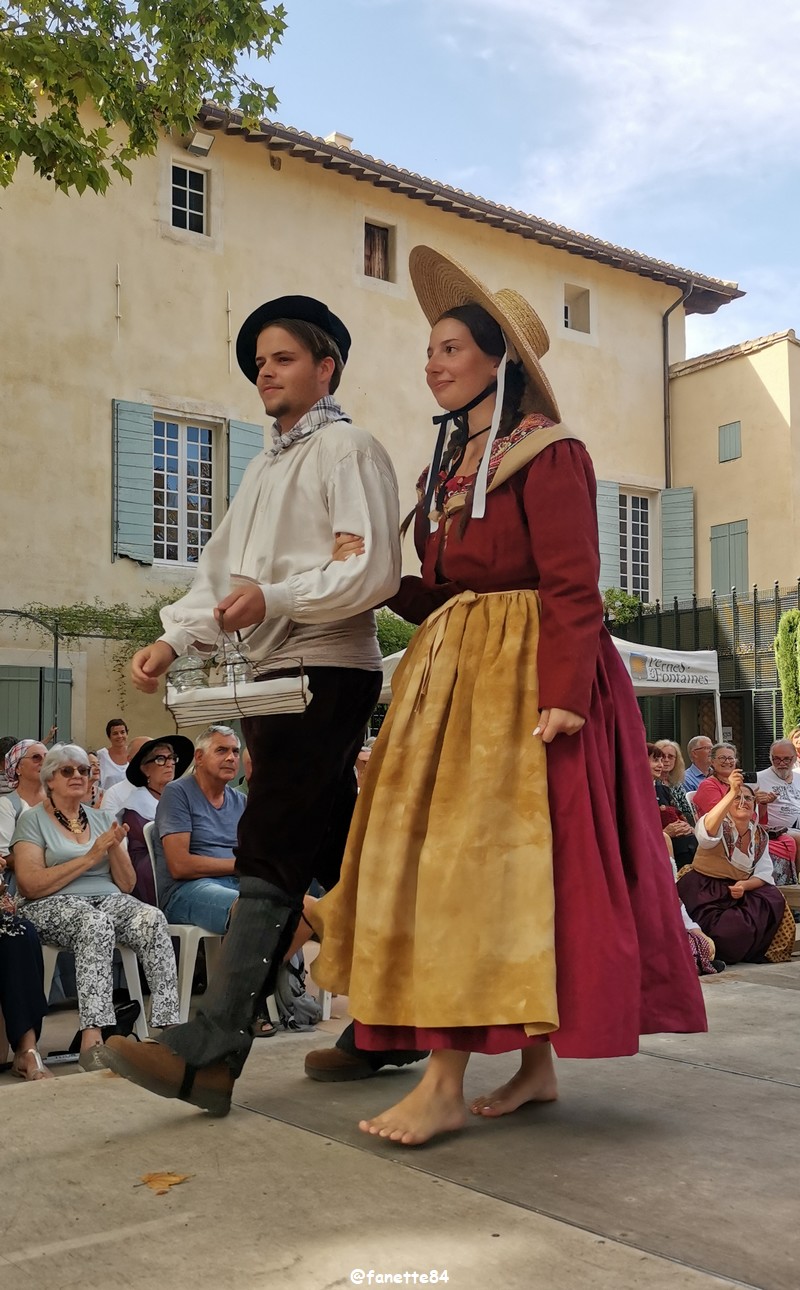 pernes_costumes (75).jpg