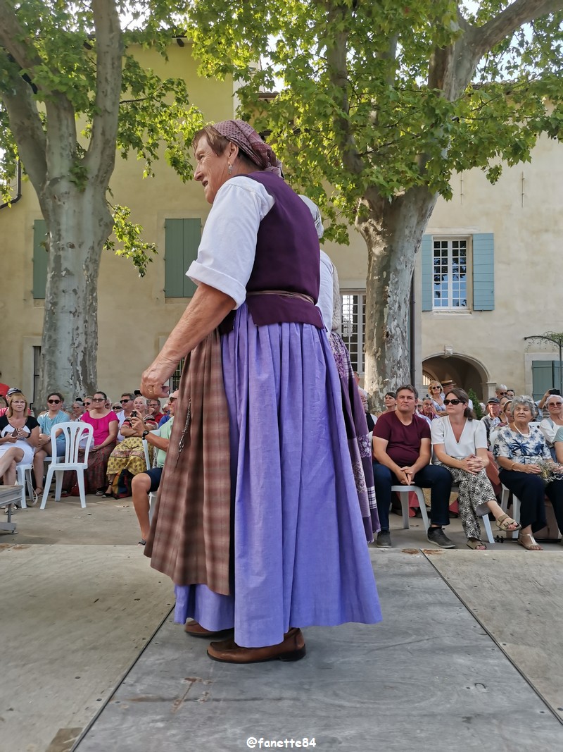 pernes_costumes (89).jpg