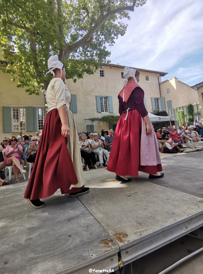 pernes_costumes (97).jpg