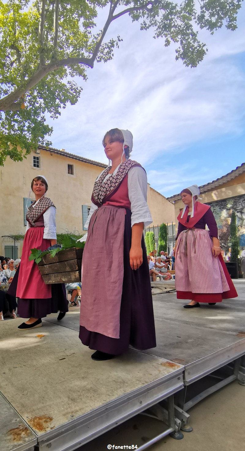pernes_costumes (101).jpg