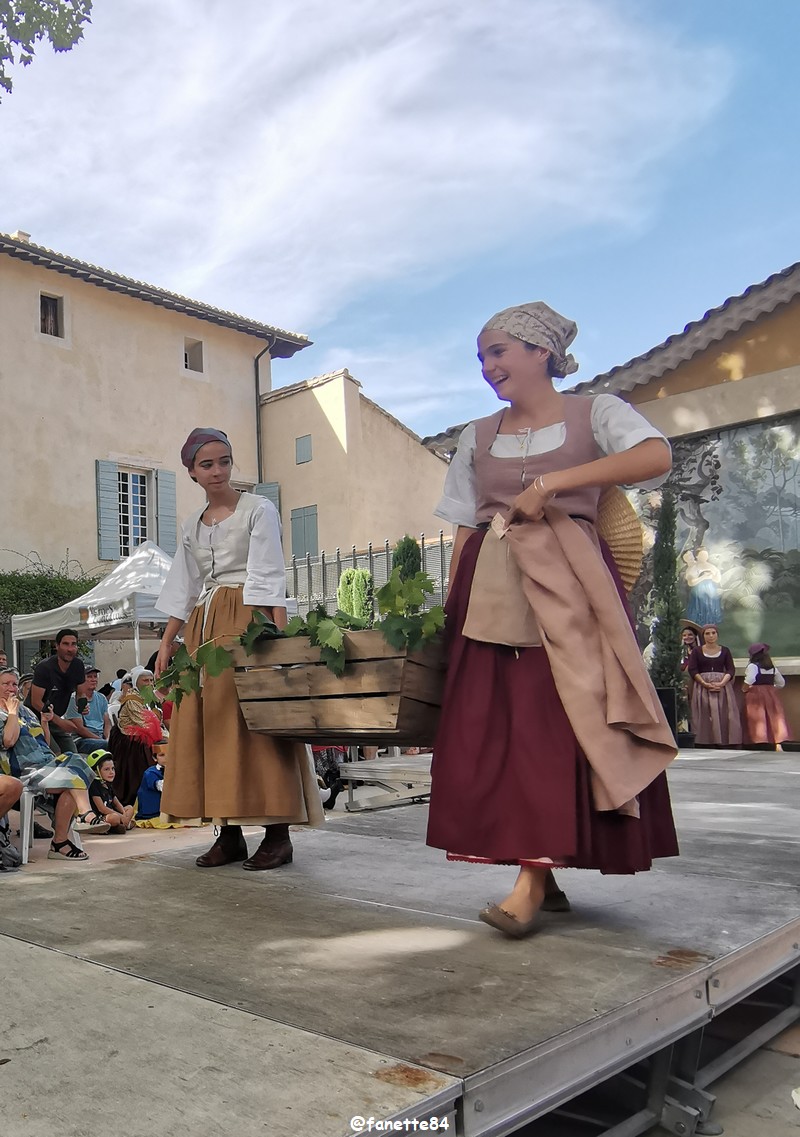 pernes_costumes (108).jpg