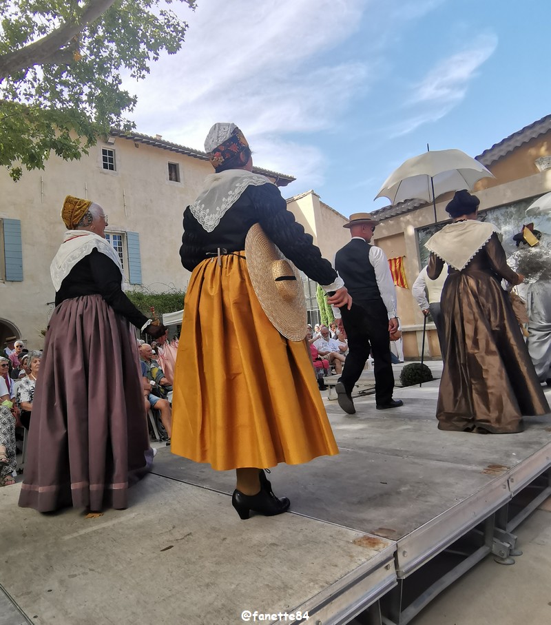 pernes_costumes (126).jpg