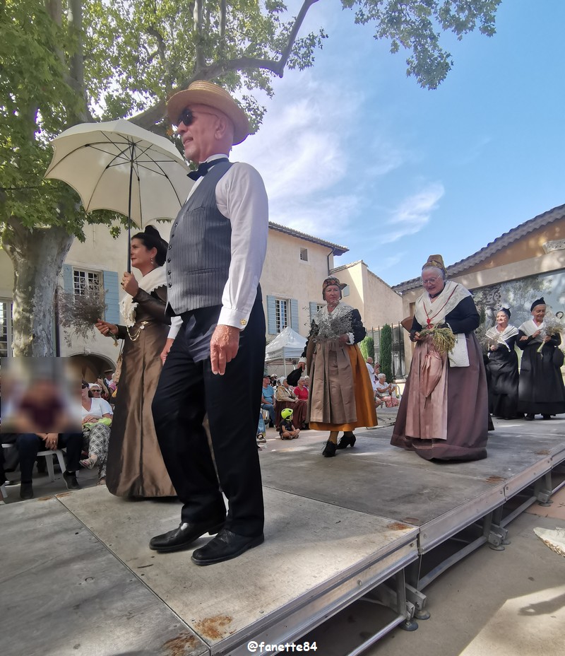 pernes_costumes (147).jpg