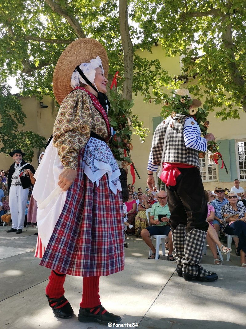pernes_costumes (223).jpg