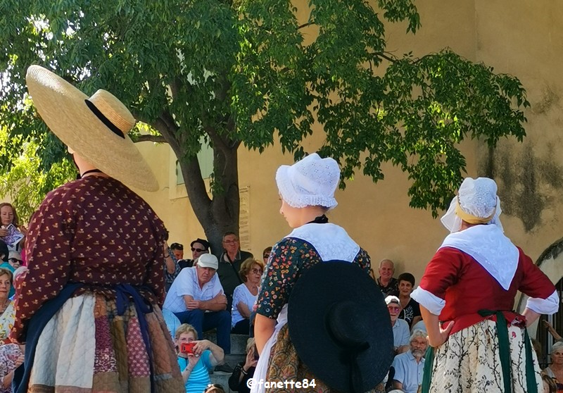 pernes_costumes (238).jpg