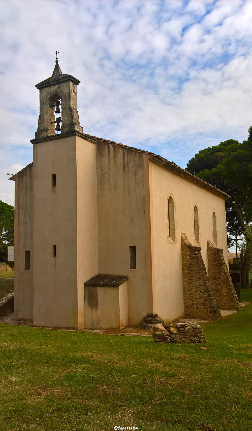 chateauneuf-pape_chapelle_pierre_luxembourg (12).jpg