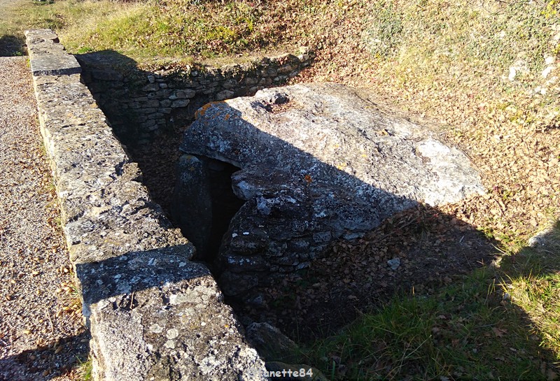 menerbes_dolmen (3).jpg