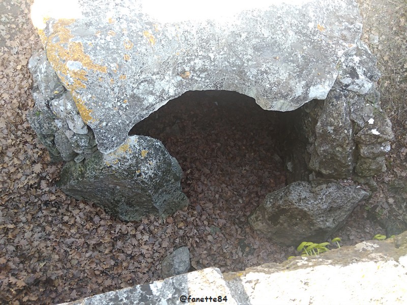 menerbes_dolmen (6).jpg