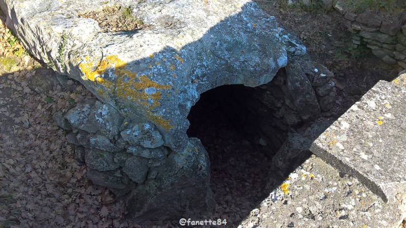menerbes_dolmen (16).jpg