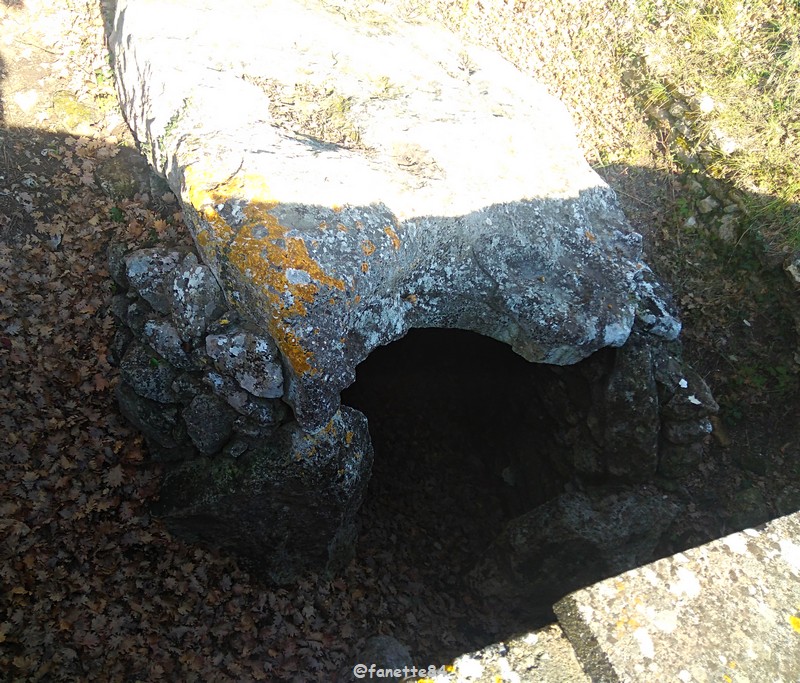 menerbes_dolmen (18).jpg