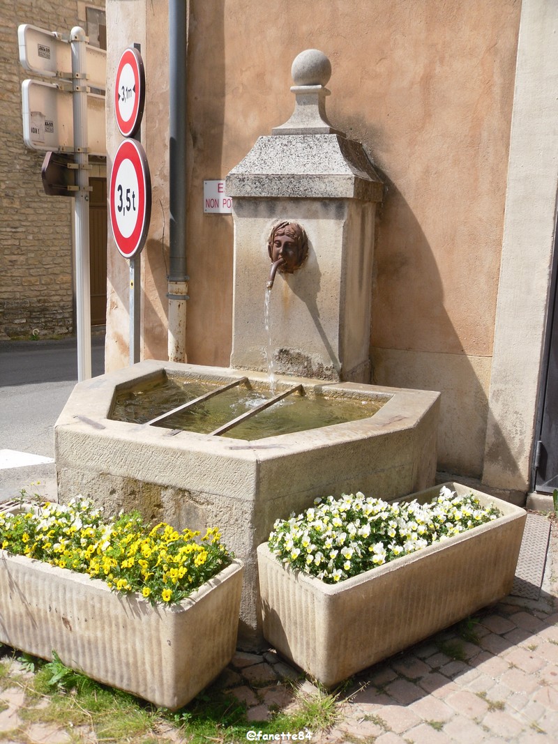 cabrieres fontaine.JPG