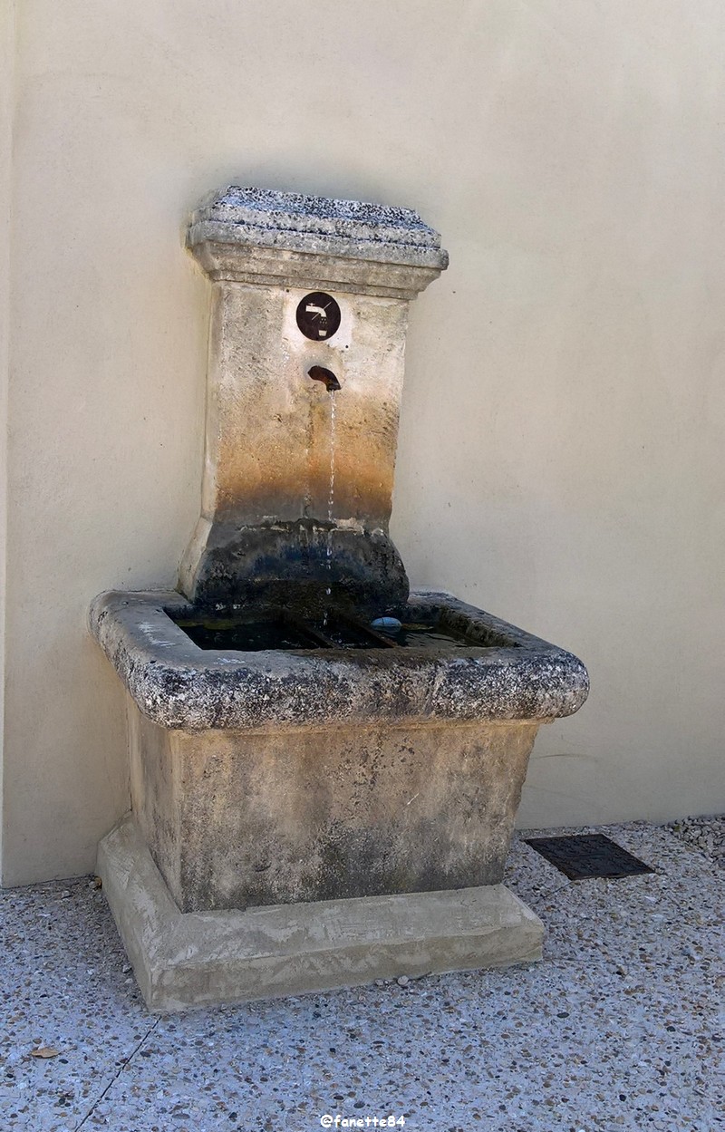velleron (175) fontaine.jpg