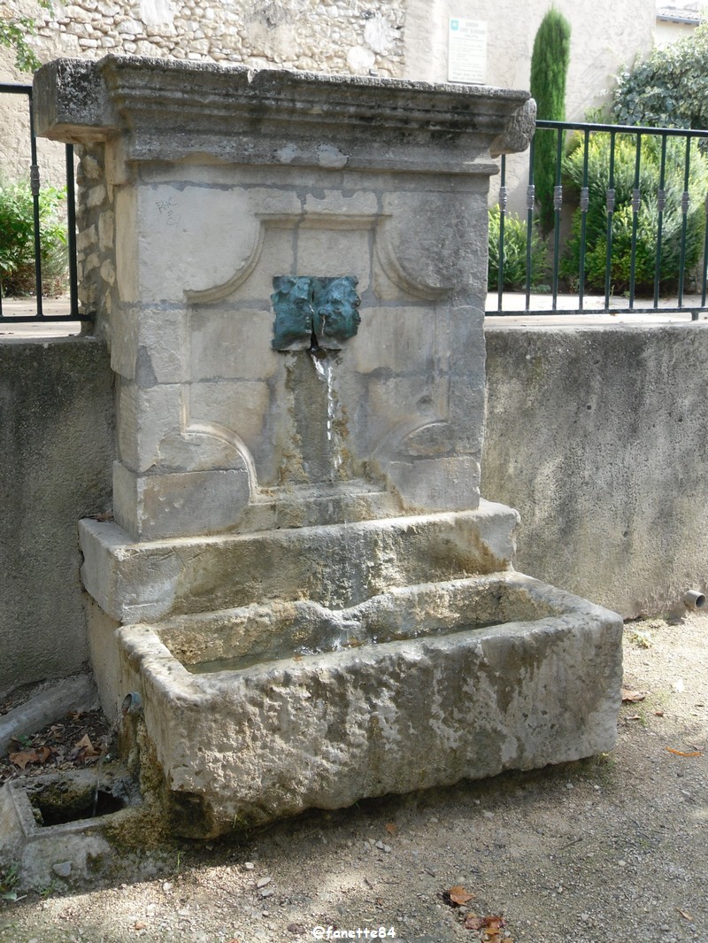pernes_fontaine (3) fontaine.JPG