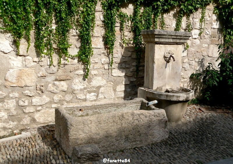 pernes_fontaine (4) fontaine.JPG
