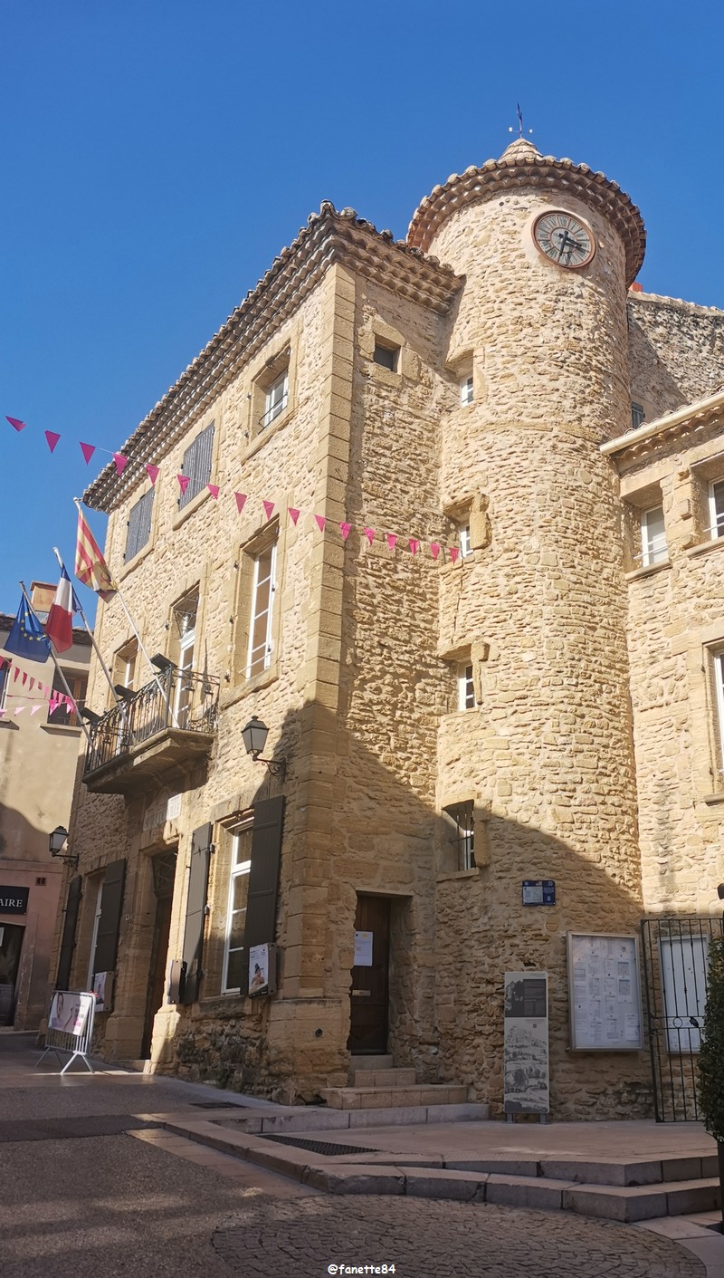 chateauneuf-pape (173) mairie.jpg