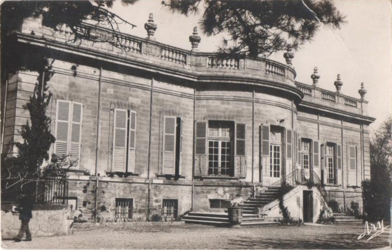 000 CP sorgues_chateau_st-hubert.jpg