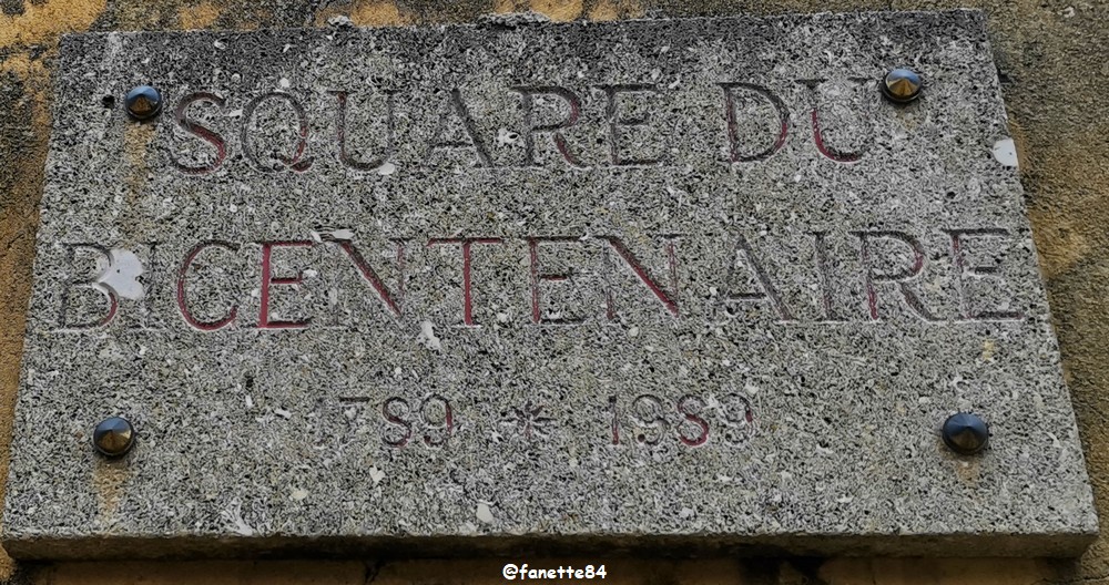 square bicentenaire 2.jpg