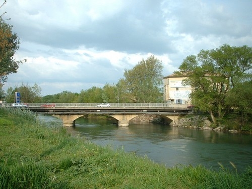 Pont sur l'Ouvéze à Sorgues