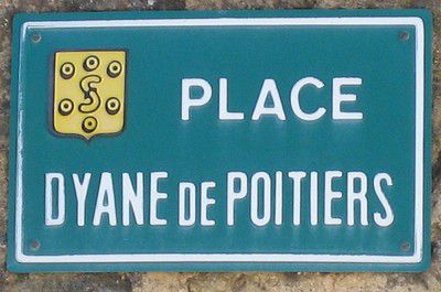 Place Dyane de Poitiers face Nord