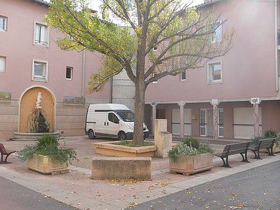 Place Saint-Gens à Monteux