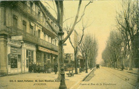 Cours de la République à Avignon