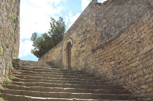 Bonnieux. Escaliers église. Source Luberon.fr