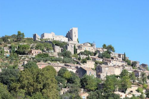 Lacoste. Luberon.fr