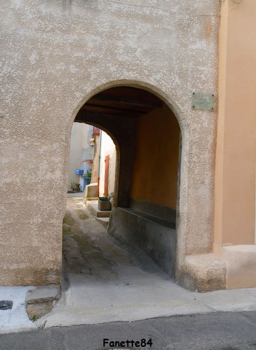 Cour de la Juiverie à Entraigues sur La Sorgue