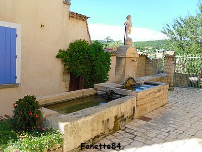 Fontaine de l'Ange (1885) à Caromb