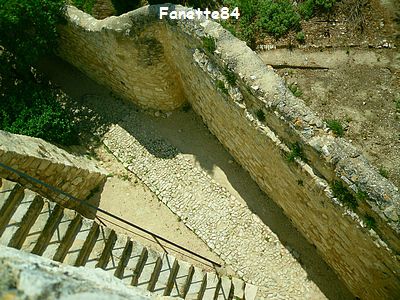 Vue du haut des escaliers de la tour de l'Horloge Pernes les Fontaines