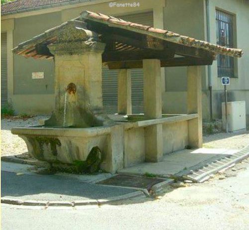 Lavoir Fontaine à Saint Didier
