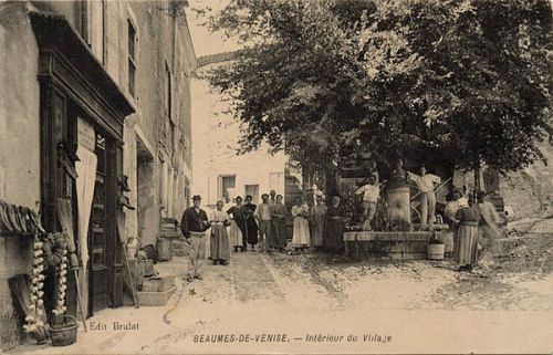 Beaumes de Venise. Village