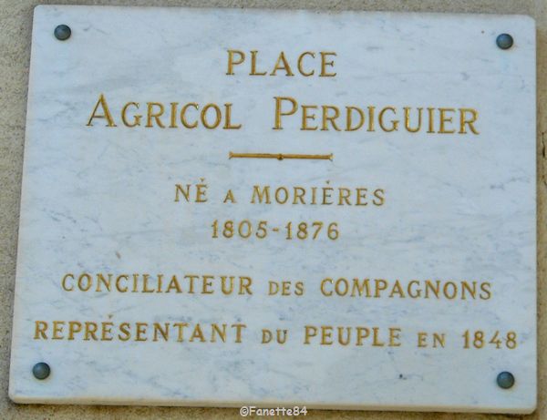 Morières lès Avignon. Place Agricol Perdiguier