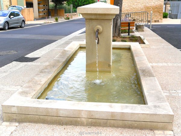 Fontaine à Goult