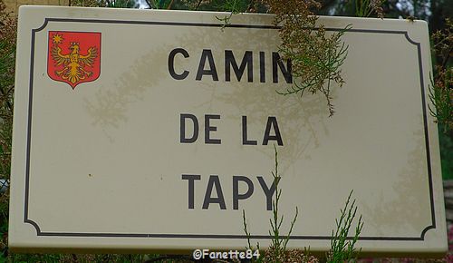 Plaque de rue en provençal à Saumane