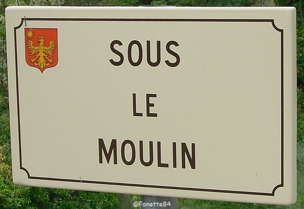 Plaque de rue à Saumane