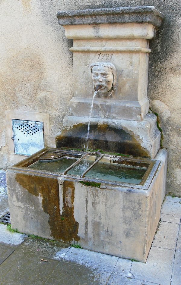 Fontaine à Malaucéne