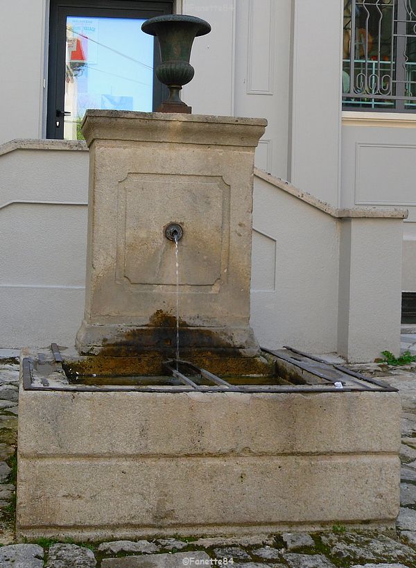 Fontaine à Malaucéne