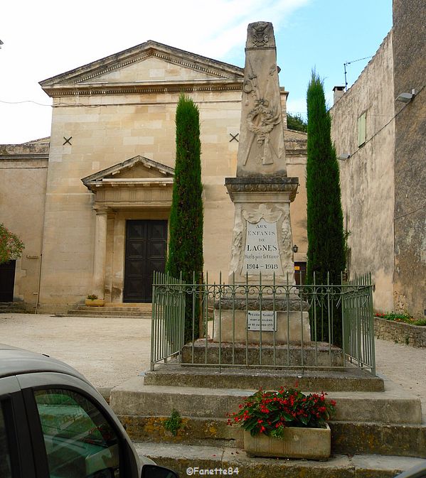 Monument aux Morts à Lagnes