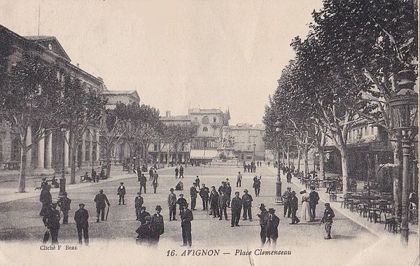 Avignon. Place Clémenceau