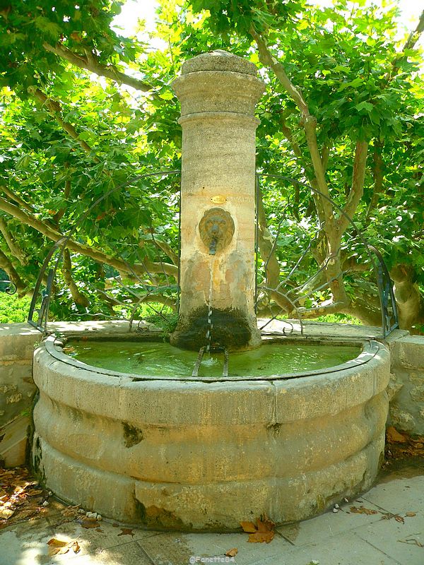 Fontaine à Gigondas