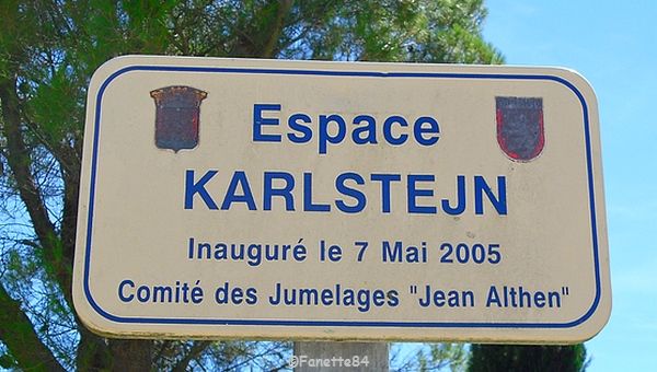 Plaque de l'espace Karlstejn à Althen les Paluds