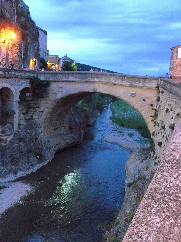 Vaison la Romaine. Pont Romain