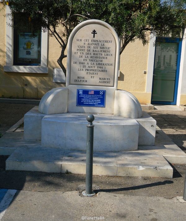 Monument point de ralliement à Carpentras