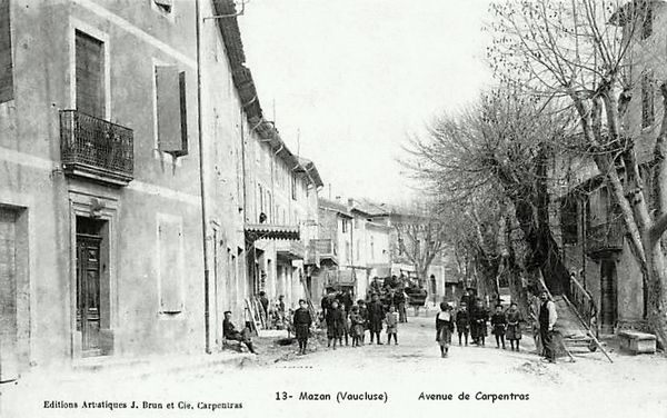 Avenue de Carpentras à Mazan