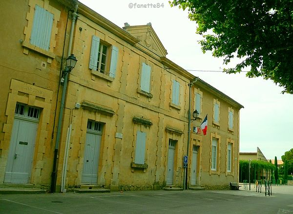 Anciènne mairie de Malemort Du Comtat